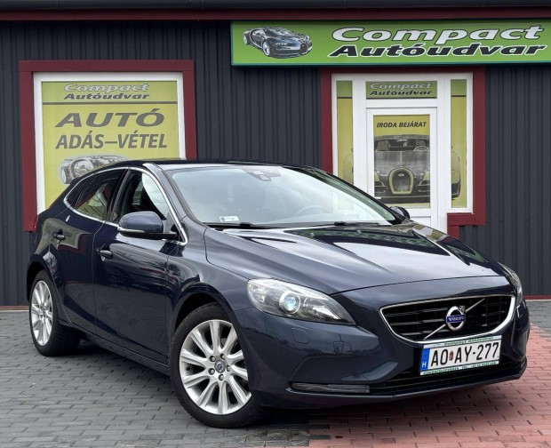Volvo V40 1.6 D [D2] Momentum Vgig Vezetett SZ...